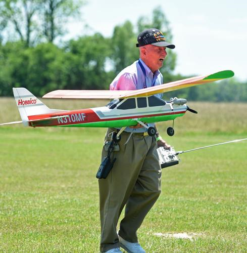 Radio Control Airfield ( Tất cả ảnh trong bài viết chỉ mang tính chất minh họa)