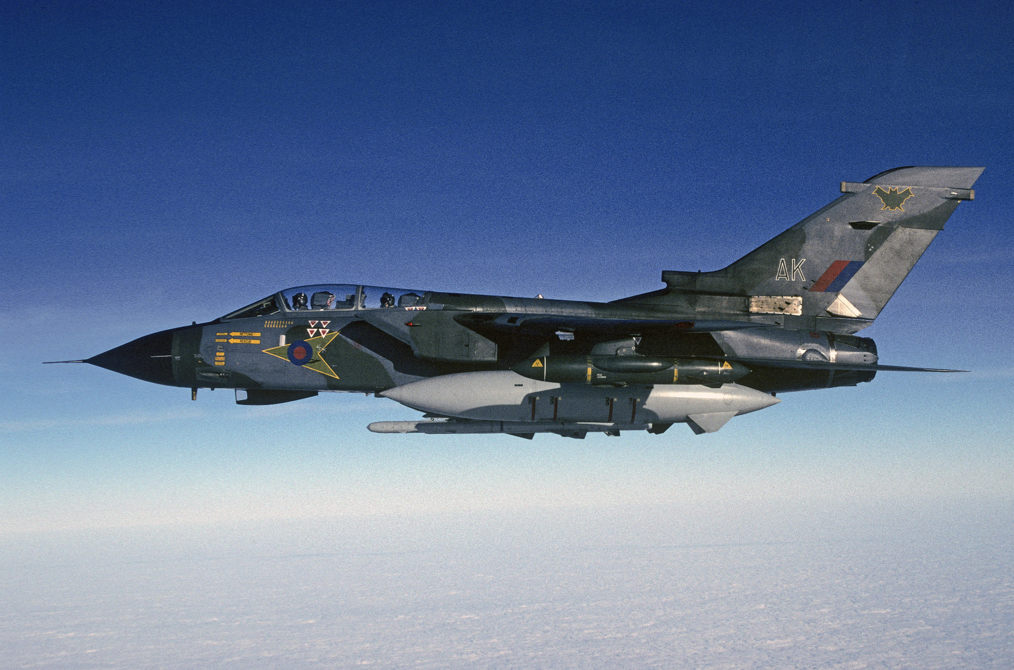 Panavia Tornado một trong những máy bay ném bom mạnh nhất của Châu Âu