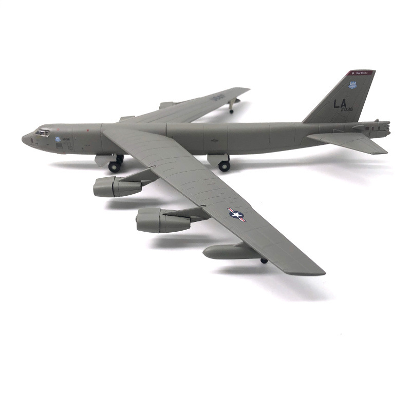 Mô hình máy bay chiến đấu  B-52 Stratofortress (Mỹ)